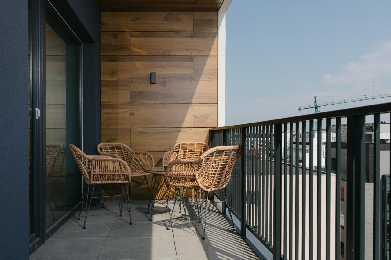 The Forest - Luxe Central Apt With Free Secured Parking Braşov Esterno foto