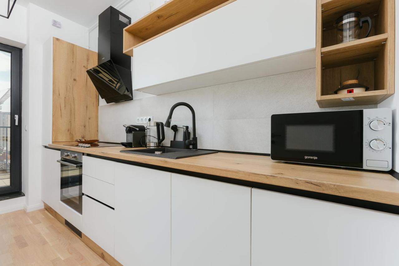 The Forest - Luxe Central Apt With Free Secured Parking Braşov Esterno foto